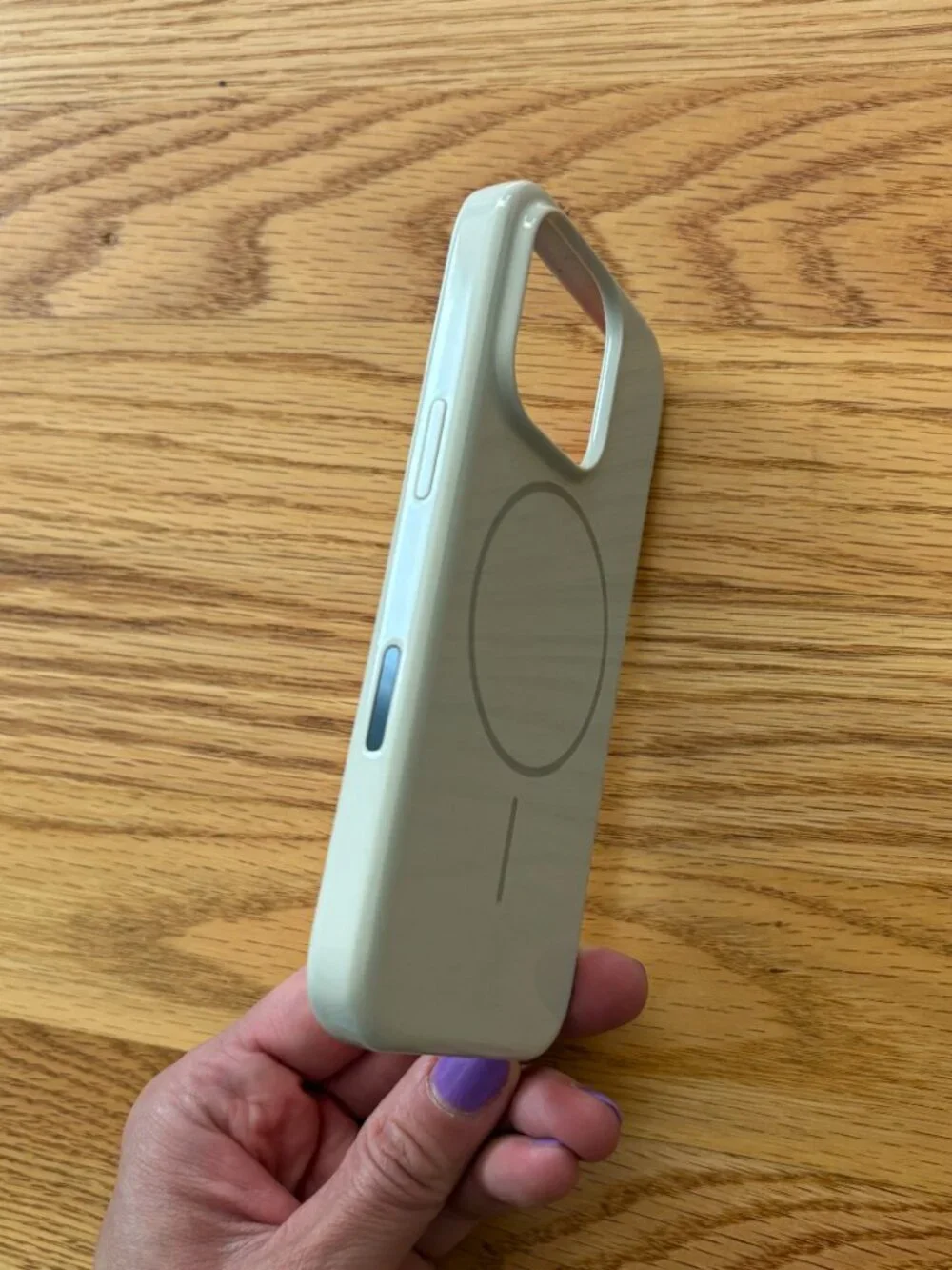 📱 Official Beats iPhone Case with MagSafe (iPhone 16 Pro)